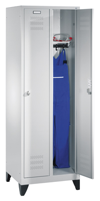 Acél-ruhásszekrény szellőző-lyukakkal és lábakkal, színe: RAL 7035 világosszürke, 2 db 300 mm széles rekesszel, SzxMéxM: 610x500x1800 mm