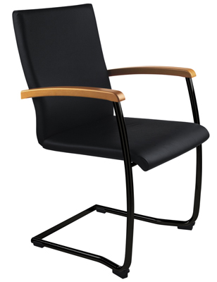 Vendég-szék, egymásba rakható, állvány színe: fekete, kartámla: bükk, színe: naturlakk, kárpit: fekete bőr-szövet
