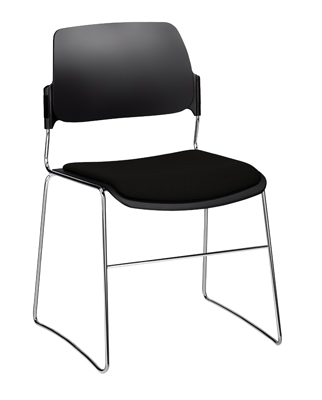 Egymásra rakható szék, Anyaga: fekete műanyag, Támla magasság: 390 mm, Ülőke Sz x Mé x M: 400x460x435 mm, krómozott csúszótalp állvány, fekete párnázás, 2 db/csomag