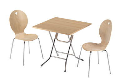 Asztal, összecsukható, szé x mé x ma: 800x800x780 mm,  acélcső váz, átmérő:  25 mm krómozott,  asztallap 25 mm vastag,  műgyantabevonattal, bükk mintázattal